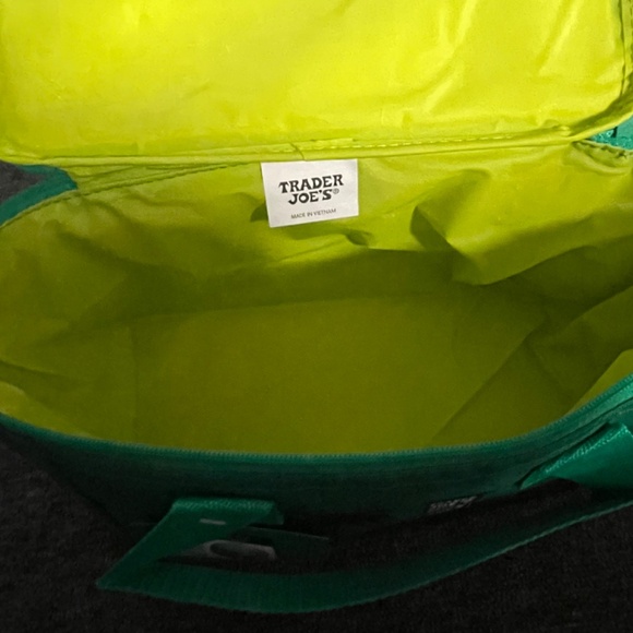 Trader Joe’s insulated bag set of 2 - Picture 3 of 5